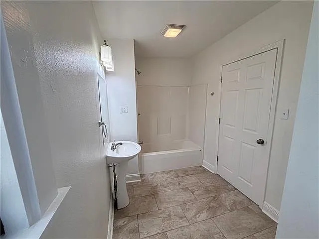 410 E Park Ave — Photo 12