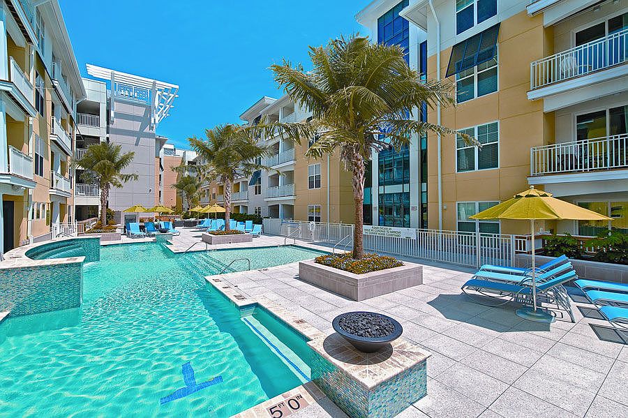 1st image of 332 Laskin Rd APT 537