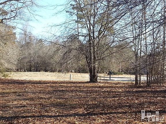 5th image of 172 Maple Creek Dr