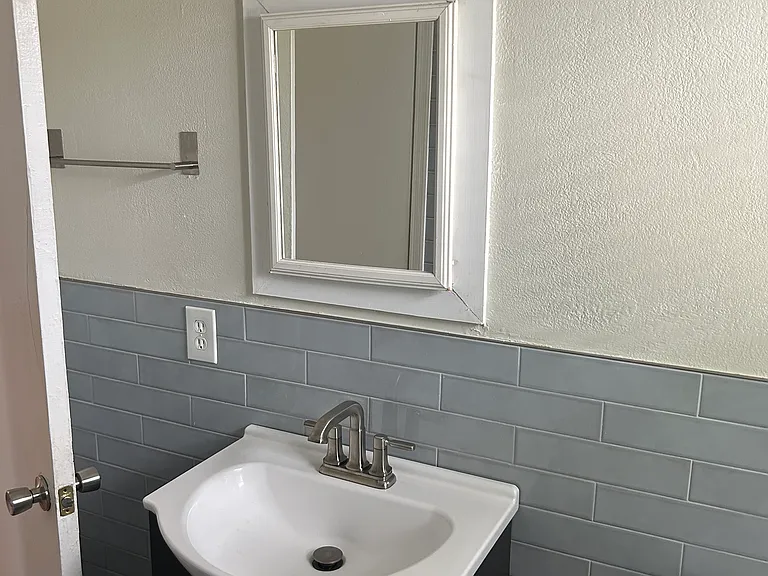 405 E Deckner Ave SW — Photo 13