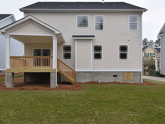 These photos are representative of this floor plan, but all options may not be available in every co