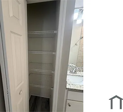 404 NE 24th Pl #404 — Photo 8