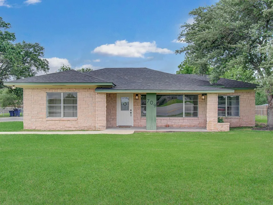 709 S McCarty Ave