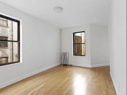 3rd image of 218 W 10th St #6FA