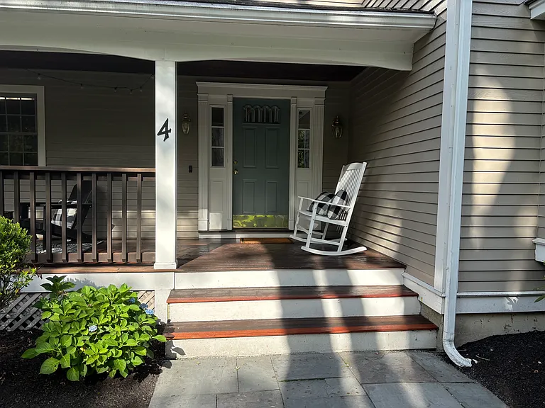 4 Lasallette Rd — Photo 34