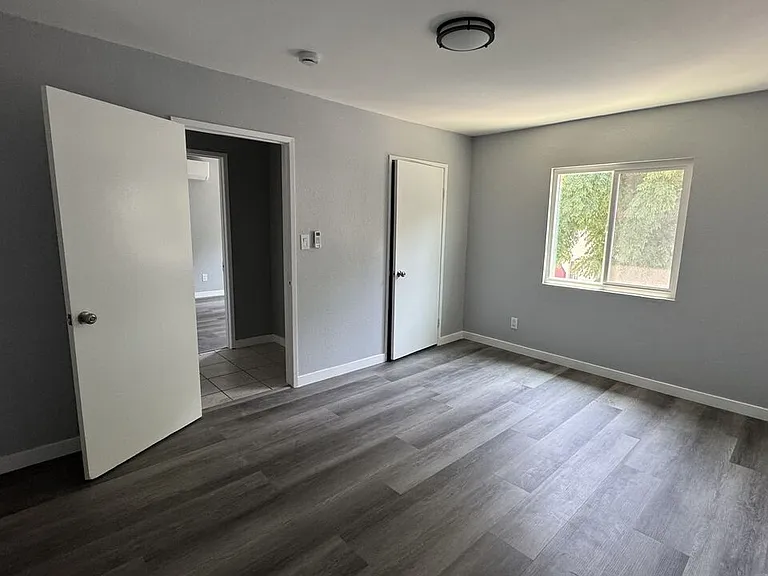 1255 Velasco St #A — Photo 11