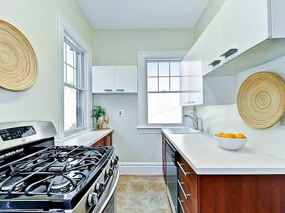 Lower Unit- Kitchen