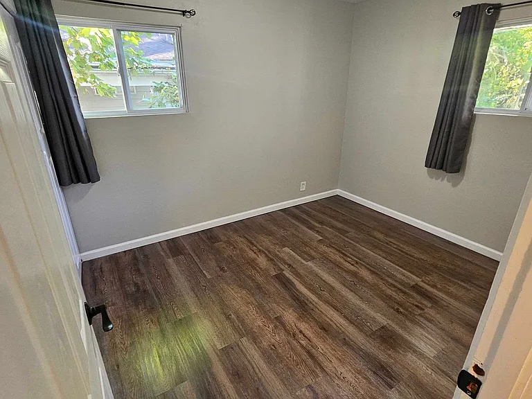 10568 Spring Garden Dr — Photo 9