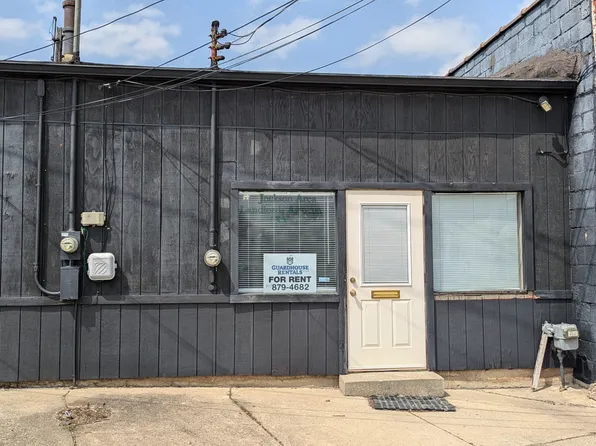 1212 1st St, Jackson, MI 49203