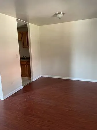 5607 The Alameda — Photo 2