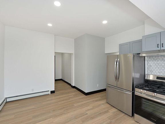 3rd image of 73 Lafayette Ave Floor 1