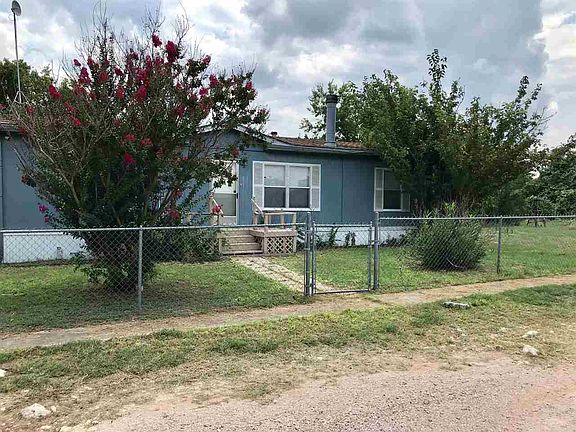 3rd image of 105 Windy Ln