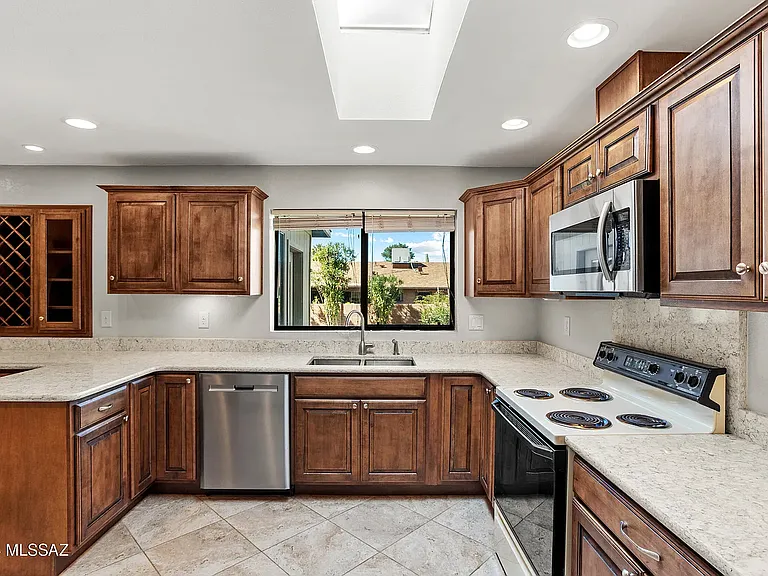8021 N Bounty Pl — Photo 2