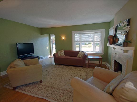 5th image of 425 Rockhill Ave