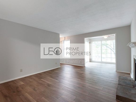 3rd image of 1350 Brockett Pl