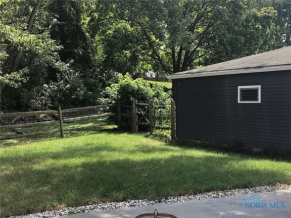 4th image of 330 W Indiana Ave
