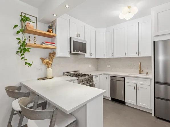 370 East 76th Street image 1 of 8