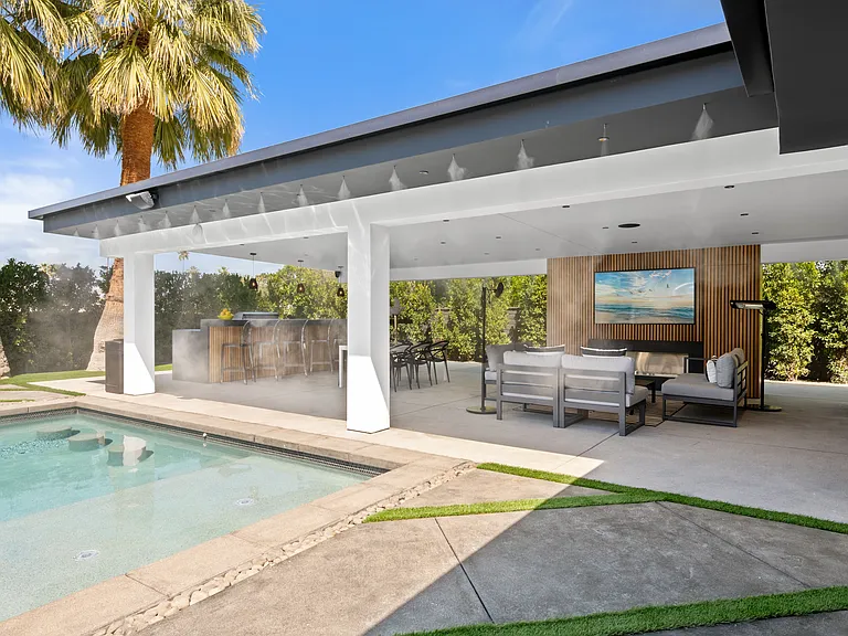 850 E Sierra Way — Photo 34