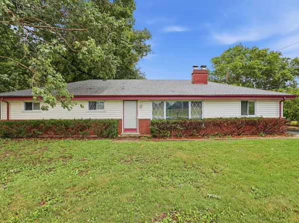 608 E Camp McDonald Rd, Prospect Heights, IL 60070