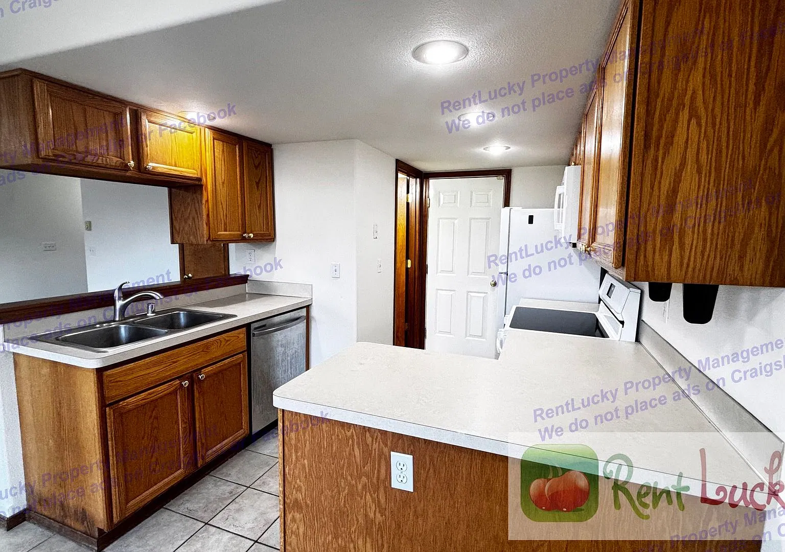 Enjoy the Space! 3-Bedroom| 2.5 Bathroom Chehalis Home with 2-Car Garage — Photo 4