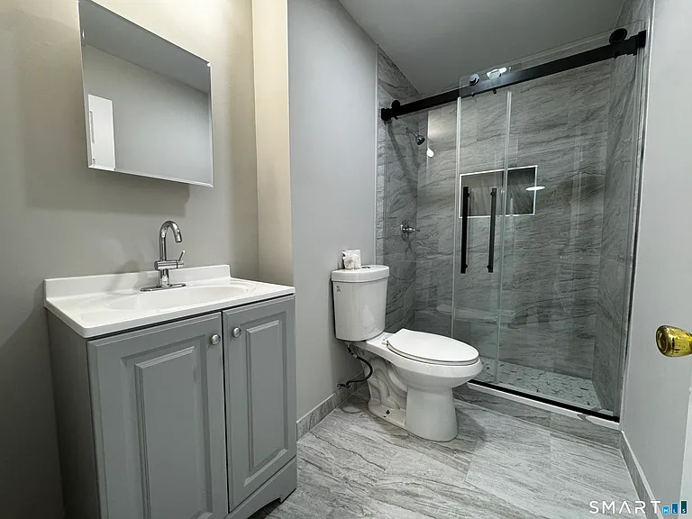 45-51 Cowles St #45 — Photo 11