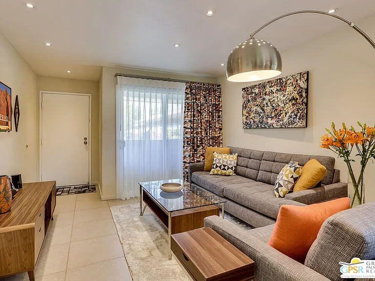 420 N Villa Ct #200 — Photo 4