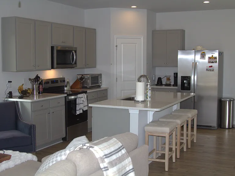 654 Melbourne Dr — Photo 4