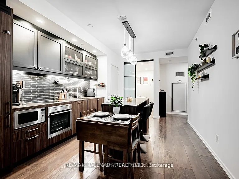 783 Bathurst St #227 — Photo 5