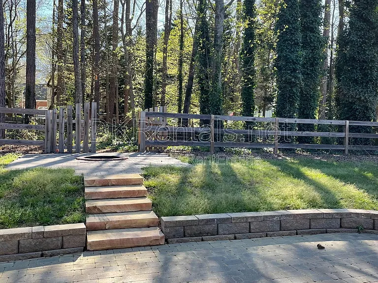 416 Carmain Ln NW — Photo 40