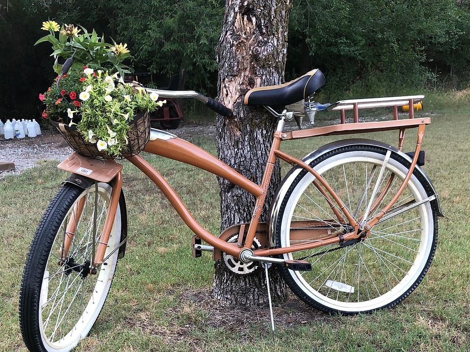 Welcome to this very private home, no curtains required!