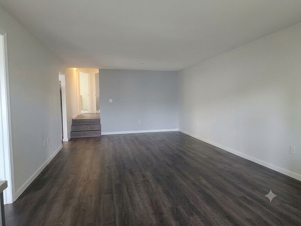 2nd image of 107 Snowshoe Ct APT 101