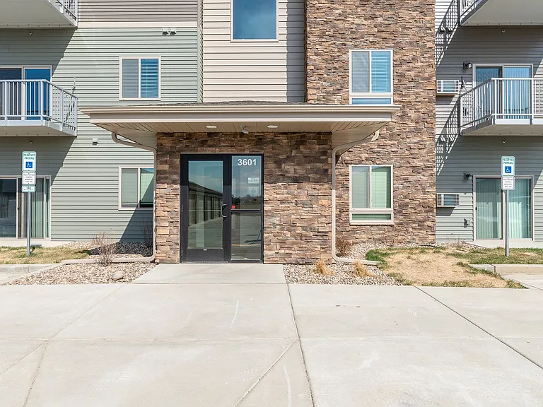 Dwell at Lakewood Apartments — Photo 20