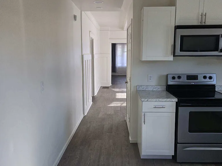 927 W Mercury St — Photo 13