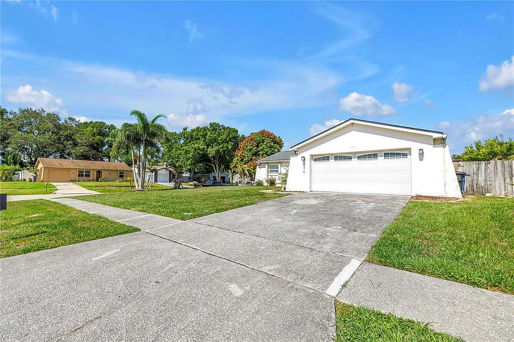 3 bed, 2.5 bath, 1316 sqft, $3,400 — Photo 4