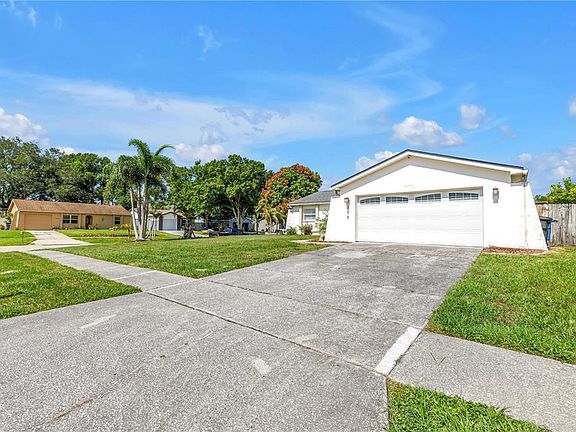 4th image of 3216 Pine Haven Dr