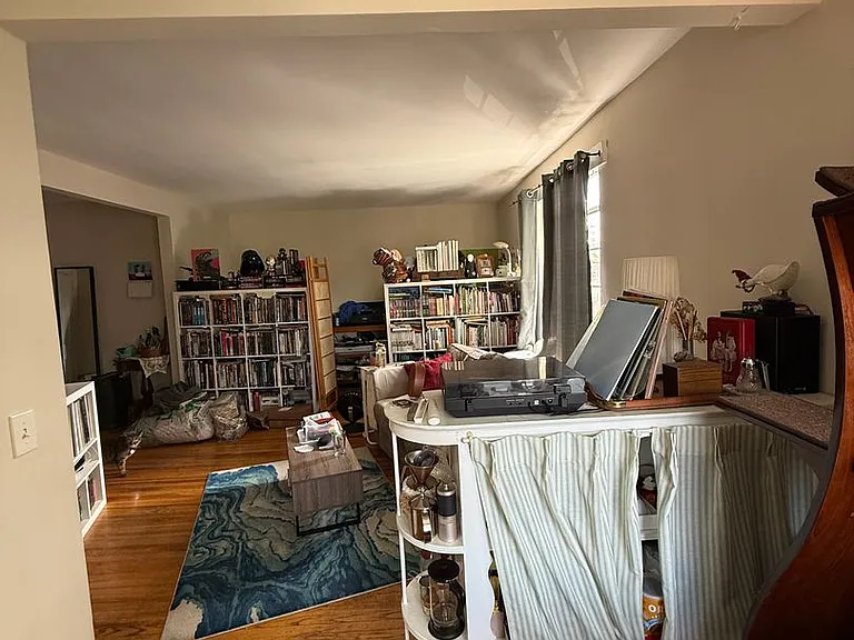 97 Strathmore Rd #10 — Photo 3