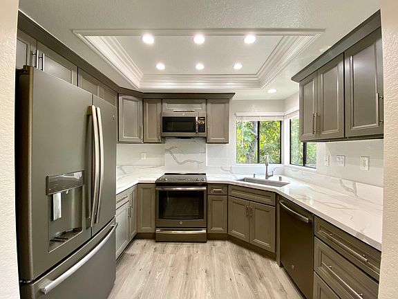 2nd image of 22790 Lakeway Dr Unit 460