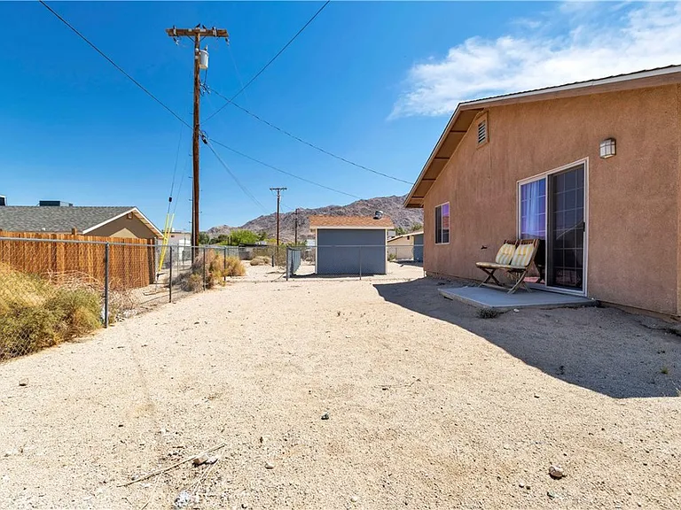 6627 Smoketree Ave — Photo 27
