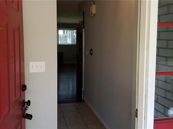 3rd image of 415 Bowman Ave