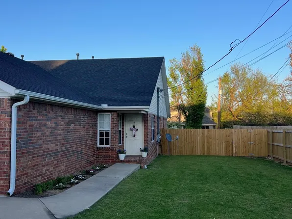 906 NW A St APT 1, Bentonville, AR 72712