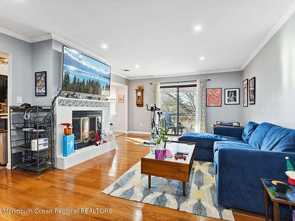 4th image of 102 Beverly Hill Ter #L
