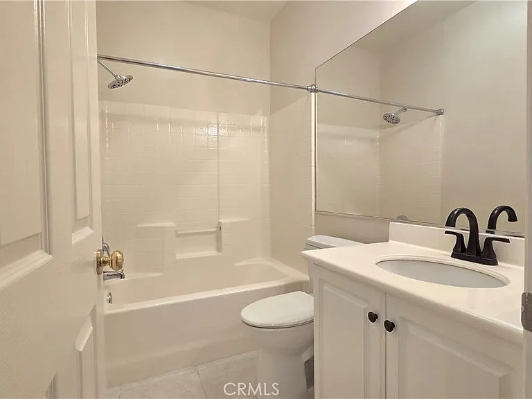 29 Carnation — Photo 17