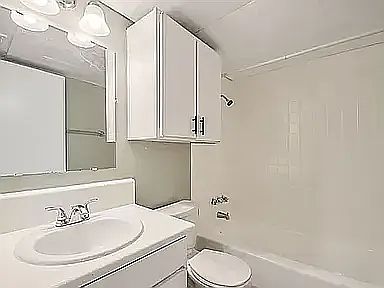 5th image of 2812 Nueces St #103