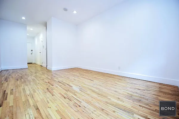 Rented by Bond New York | media 21