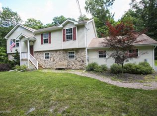 121 Ruth Dr, Cresco, PA 18326