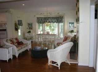 1509 Royal Oak Rd, Darien, IL 60561