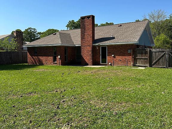 2nd image of 15121 Parkwood Dr N
