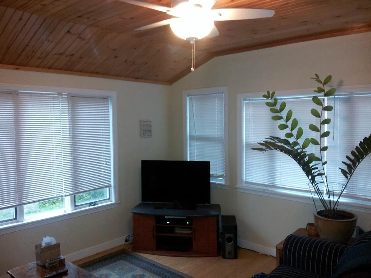 2 bed, 1100 sqft, $2,200 — Photo 2