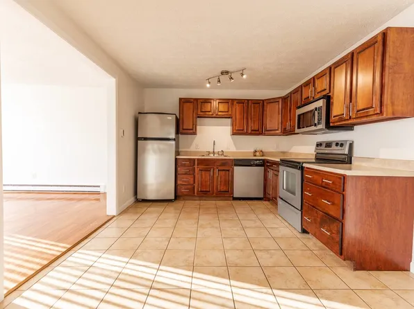 39 Old Hackett Hill Road #3F, Manchester, NH 03102