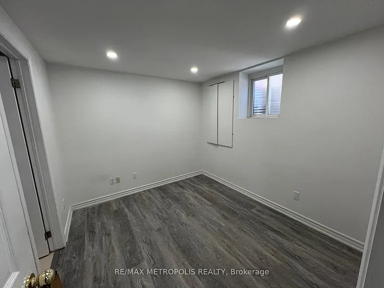 570 Springview Dr #BASEMENT — Photo 5